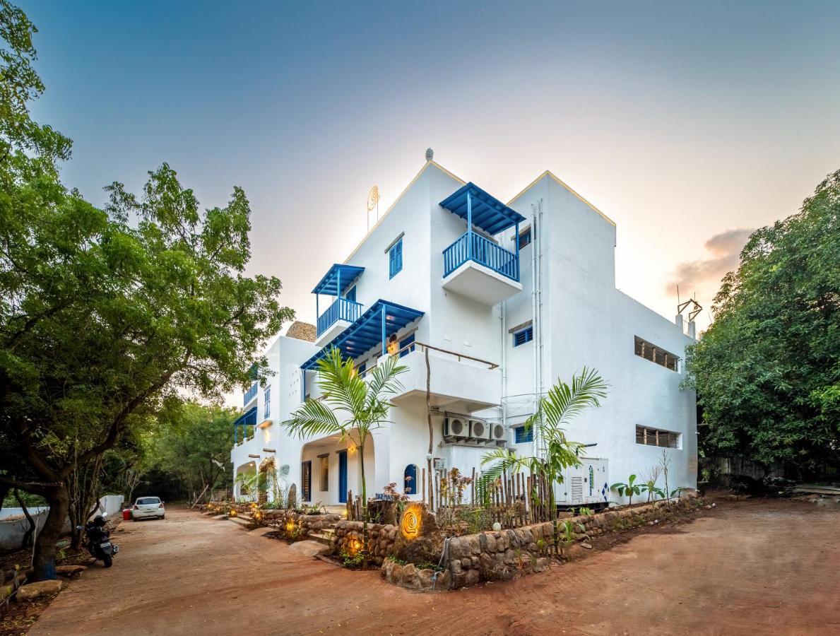 Conch Resort Luxury Private Pool Suites بونديتْشيري المظهر الخارجي الصورة