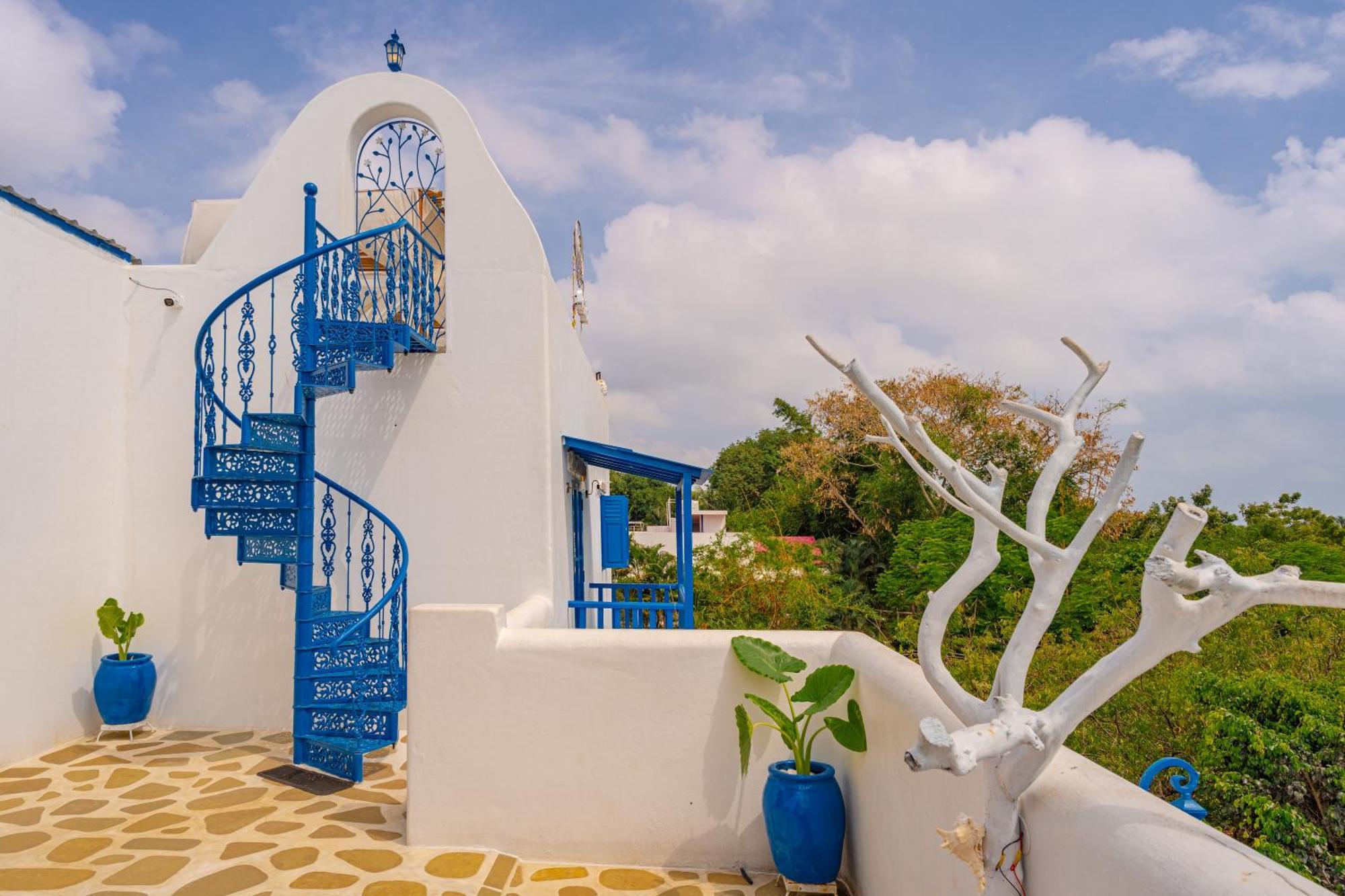 Conch Resort Luxury Private Pool Suites بونديتْشيري المظهر الخارجي الصورة