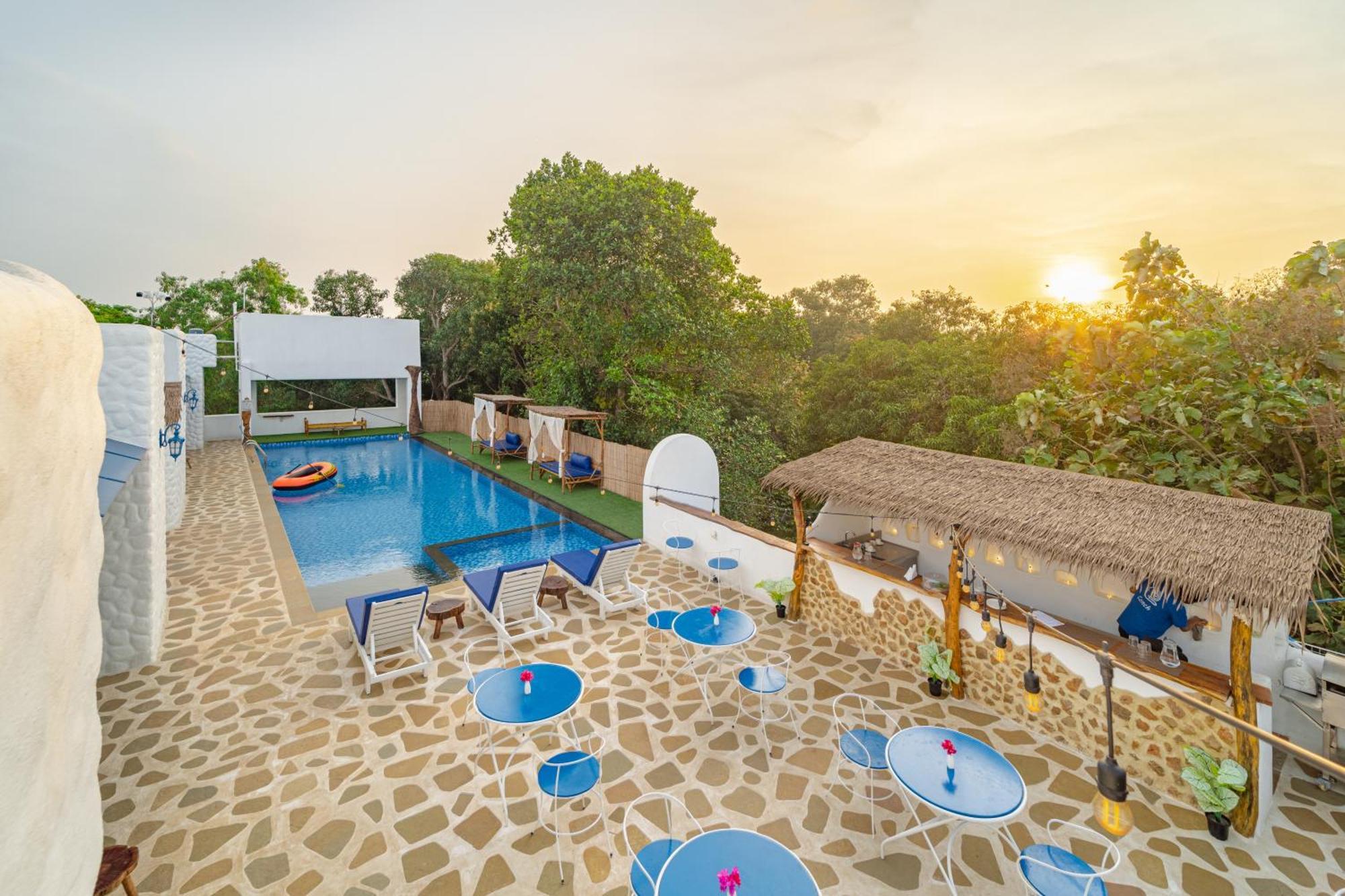 Conch Resort Luxury Private Pool Suites بونديتْشيري المظهر الخارجي الصورة